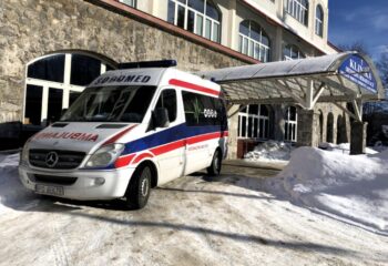 Ambulans pod Izbą Przyjęć szpitala w Zakopanem